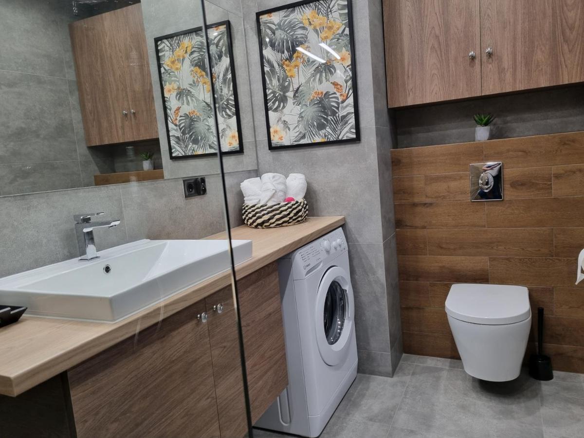 Q Apart Enter- Klimatyzowany 2 Pokojowy Apartament Przy Manufakturze Z Garazem Gratis, Fv Lodz (Lodz) Luaran gambar
