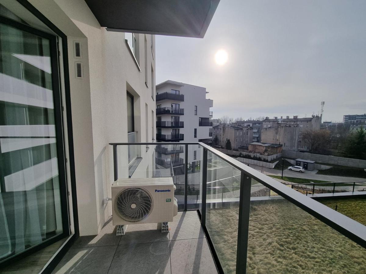 Q Apart Enter- Klimatyzowany 2 Pokojowy Apartament Przy Manufakturze Z Garazem Gratis, Fv Lodz (Lodz) Luaran gambar