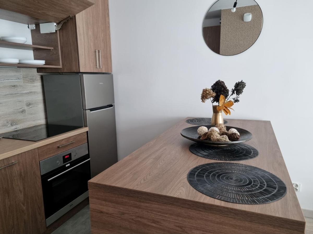 Q Apart Enter- Klimatyzowany 2 Pokojowy Apartament Przy Manufakturze Z Garazem Gratis, Fv Lodz (Lodz) Luaran gambar
