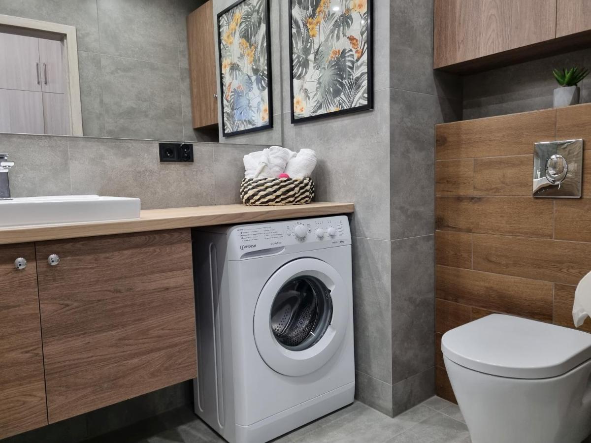 Q Apart Enter- Klimatyzowany 2 Pokojowy Apartament Przy Manufakturze Z Garazem Gratis, Fv Lodz (Lodz) Luaran gambar